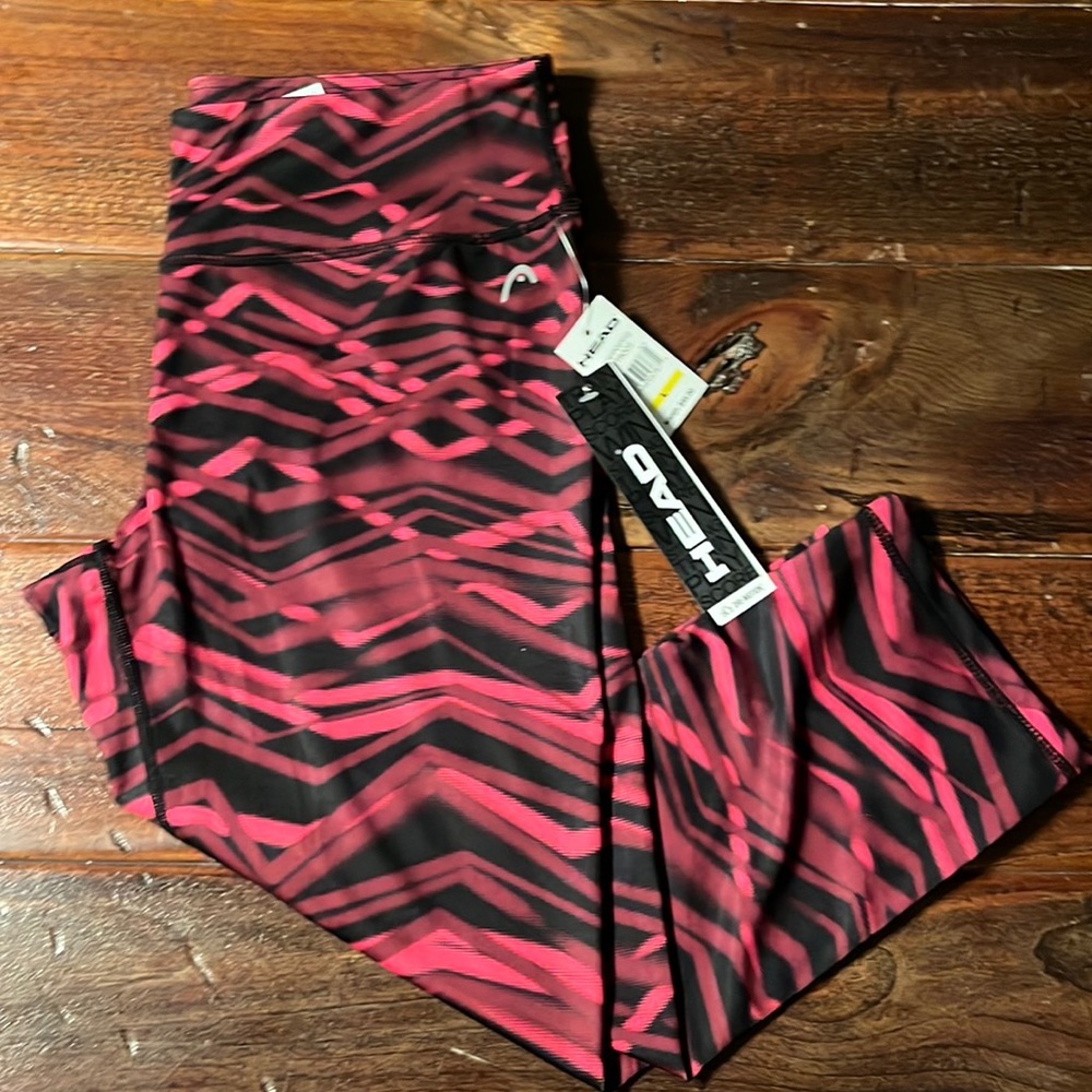 3/$25 bundle- HEAD capris-sz lrg- beetroot